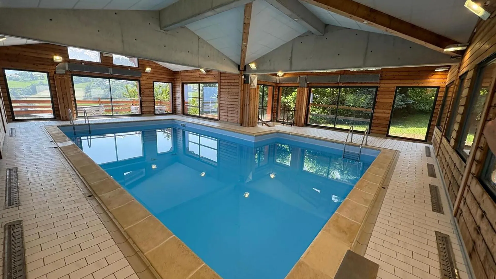 Apartmán Appartement 4 Pieces Avec Piscine Couverte A Combloux - Fr-1-560-127